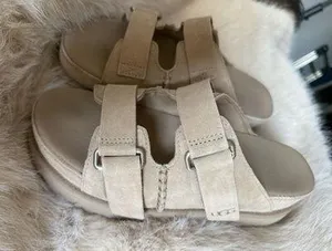UGG Sandals thumbnail 1