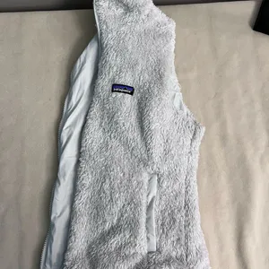 🏔️ Patagonia Los Gatos Fleece Vest – Women’s Large – Light Gray /Sherpa 🏔️ thumbnail 3