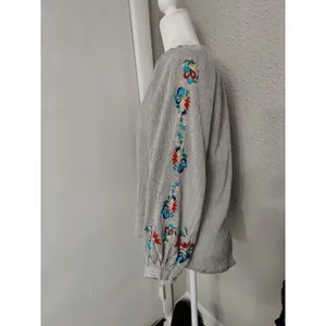 Karlie Embroidered Sleeve V-Neck Peasant Blouse Balloon Sleeve Top M Boho Retro thumbnail 4