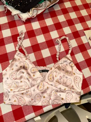 zara crop top tank thumbnail 1