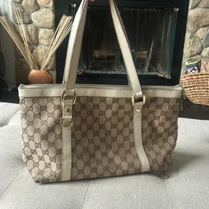 Gucci Abbey Monogram Tote Bag in Tan/Creme thumbnail 1