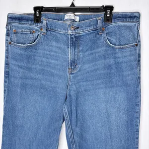 Abercrombie & Fitch 90’s Straight Mid Rise Jeans thumbnail 4