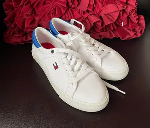 Tommy Hilfiger women’s brand new finice lace up sneaker size 8 avail thumbnail 5