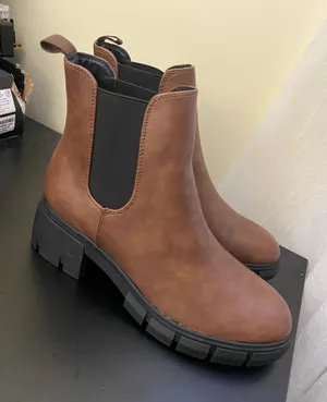 Womens Carcuume Leather Boots Size 7.5 thumbnail 1