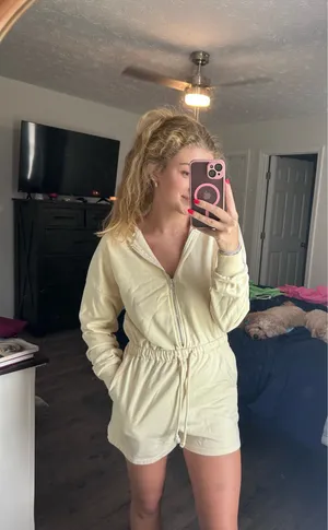 Le lis Loungewear thumbnail 3