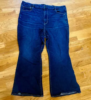 American Eagle Curvy Super Hi-Rise Flares thumbnail 1