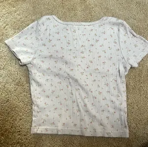 Brandy Melville floral Top thumbnail 3