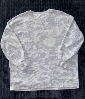 Lululemon Women's Camo Lavender White Sweatshirt Lounge Pullover Top Sz 8‎ thumbnail 1