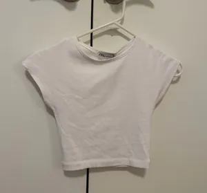 ZARA White Tee Cropped Short Sleeve thumbnail 1