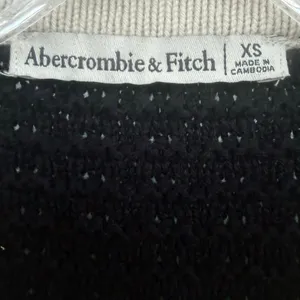 Abercrombie & Fitch Black with Cream Trim Knit Cardigan Sweater Size XS thumbnail 4