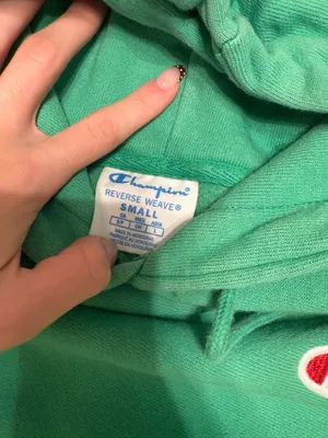 Champion Women’s Hoodie Small thumbnail 2