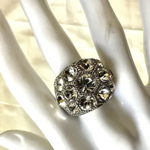 Silver tone rhinestone cocktail ring thumbnail 2