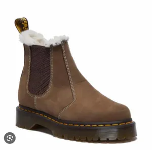 NIB Dr Martens Leonor Faux-Fur Chelsea 2976 boots thumbnail 1