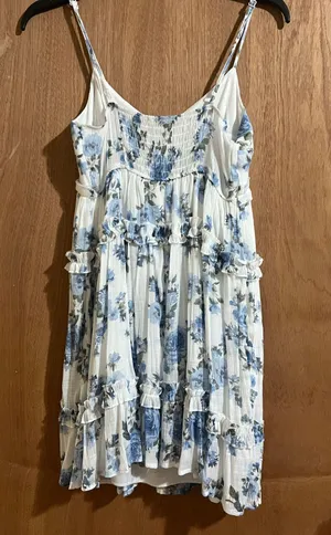 Francesca's Floral Dress thumbnail 2
