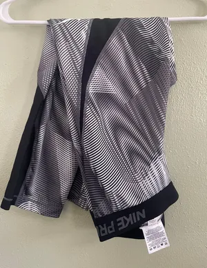 Nike Pro Cropped Leggings thumbnail 2