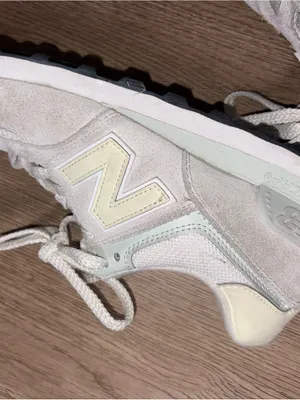 New Balance Sneakers Size 9 Women’s thumbnail 6