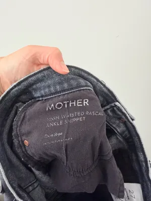 Mother High Waisted Rascal Snippet Ankle Jeans Washed Black thumbnail 8