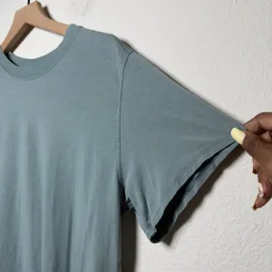 Lululemon Women All Yours T-Shirt 8 Green Short Sleeve Crew Neck Tee Casual thumbnail 2