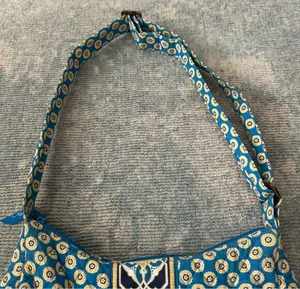 Vera Bradley Riviera Blue Adjustable Strap On The Go Crossbody Purse Bag thumbnail 3