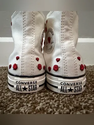 Converse Chuck Taylor All Star High Valentine's Day Hearts Roses White Size 8 thumbnail 4