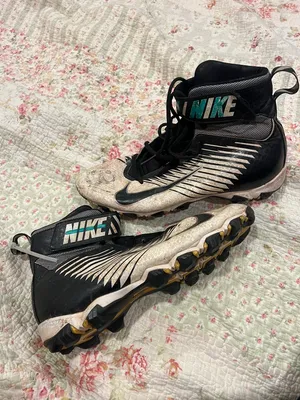 Nike men’s Black and Cream High-Top Athletic Cleats thumbnail 3