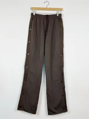 ALO Yoga Courtside tearaway snap pants espresso brown wide leg sweatpants thumbnail 4