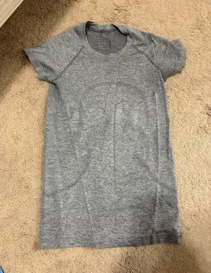 Lululemon Swiftly Tech Short Sleeve 2.0 thumbnail 1