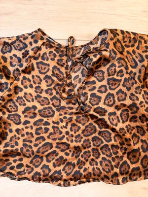 H&M Cropped Cheetah Blouse thumbnail 3