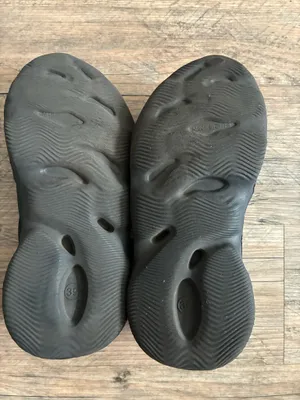 Unisex Casual Slip-On Foam Clog in Black thumbnail 4