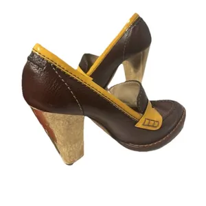 Dolce & Gabbana vintage two-tone penny loafer block heels 1970s retro aesthetic. thumbnail 5