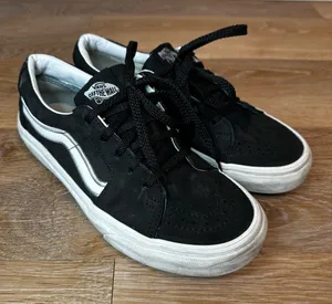 Vans Black Suede Unisex Low-Top Sneakers, Size 7.5 thumbnail 1
