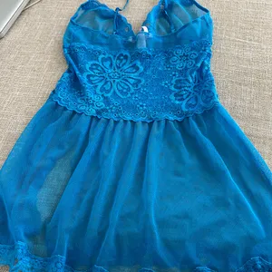 Victoria’s Secret chemise thumbnail 4