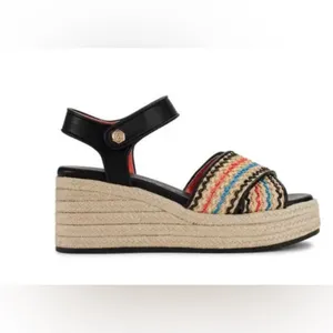 KARL LAGERFELD PARIS
Celeste Platform Wedge Sandal thumbnail 3