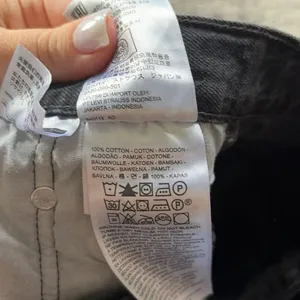 ✨LEVI'S 501 High Rise Womens Denim Black Sz 25 Shorts✨ thumbnail 9