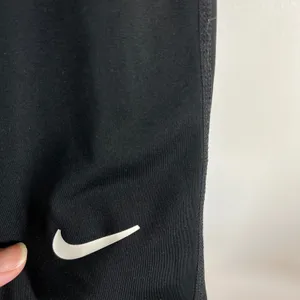 Nike Pro Dri-FIT Womens Black Cropped Leggings Athletic‎ Training Tights Size M thumbnail 5