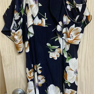 Shein floral navy dress in size small thumbnail 2