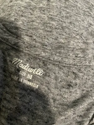 Madewell Women's V-Neck Tee in Heather Gray thumbnail 2