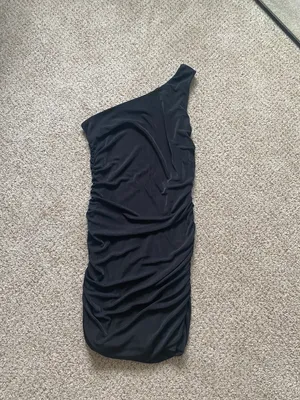 Black ruched one shoulder mini dress thumbnail 4