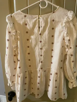 Universal Threads Flower Top thumbnail 5