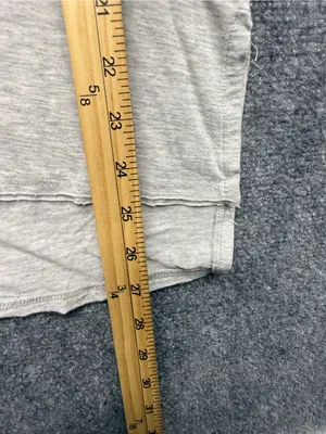 We the Free Womans XS Light Gray V-Neck Pocket Tee Shirt thumbnail 3