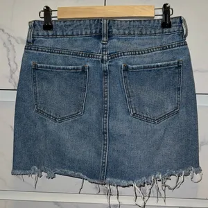 PacSun woman, jean skirt thumbnail 2