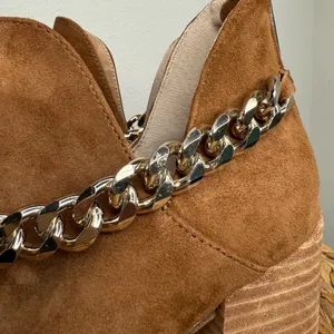 Steve Madden Boots Cedar Chestnut Suede Leather Ankle Booties Brown Chain Accent thumbnail 7