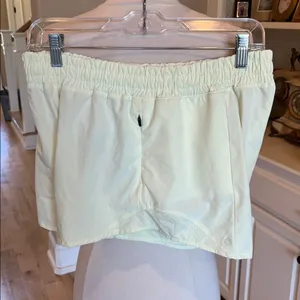 Athletic Shorts Pastel Yellow Size M thumbnail 4