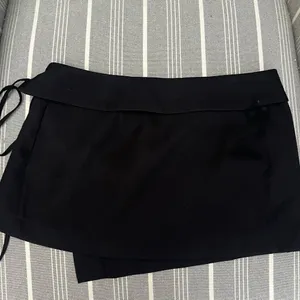 Edikted Black Wrap Skirt thumbnail 3