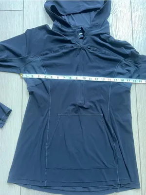 Lululemon Runbeam Hoodie in Black Athletic Long Sleeve Shirt Size 12 thumbnail 13
