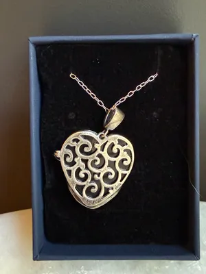Gorgeous Silver toned heart pendant with intricate scrollwork design 🖤 thumbnail 2