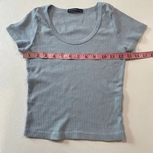 Brandy Melville Blue Ribbed Baby Tee One Size Fitted Y2K Top thumbnail 4