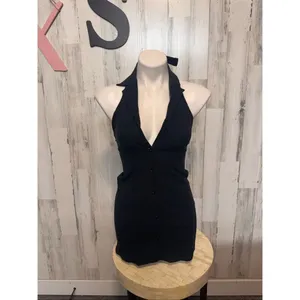 Black Button thumbnail 2