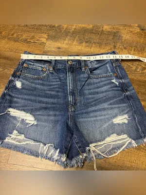 American Eagle 90s Boyfriend Denim Jean Short Womens 6 Distressed Ripped Jorts thumbnail 2