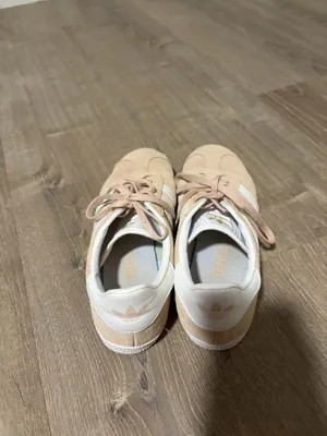 Women’s Pink Adidas Gazelle Sneakers thumbnail 3